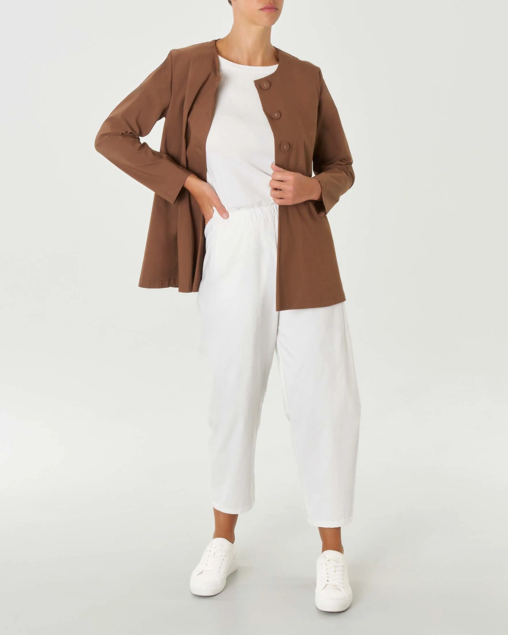 Giacca marrone in bengalina di viscosa stretch con scollo tondo e linea svasata
